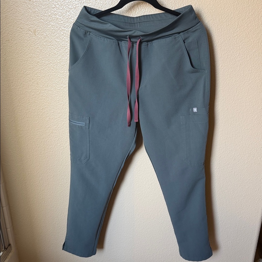 Figs Bonsai Green Scrub Pants